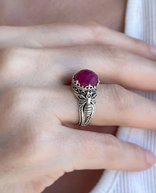 FiligranIst - Ruby Corundum Gemstone Bee Filigree Silver Cocktail Ring
