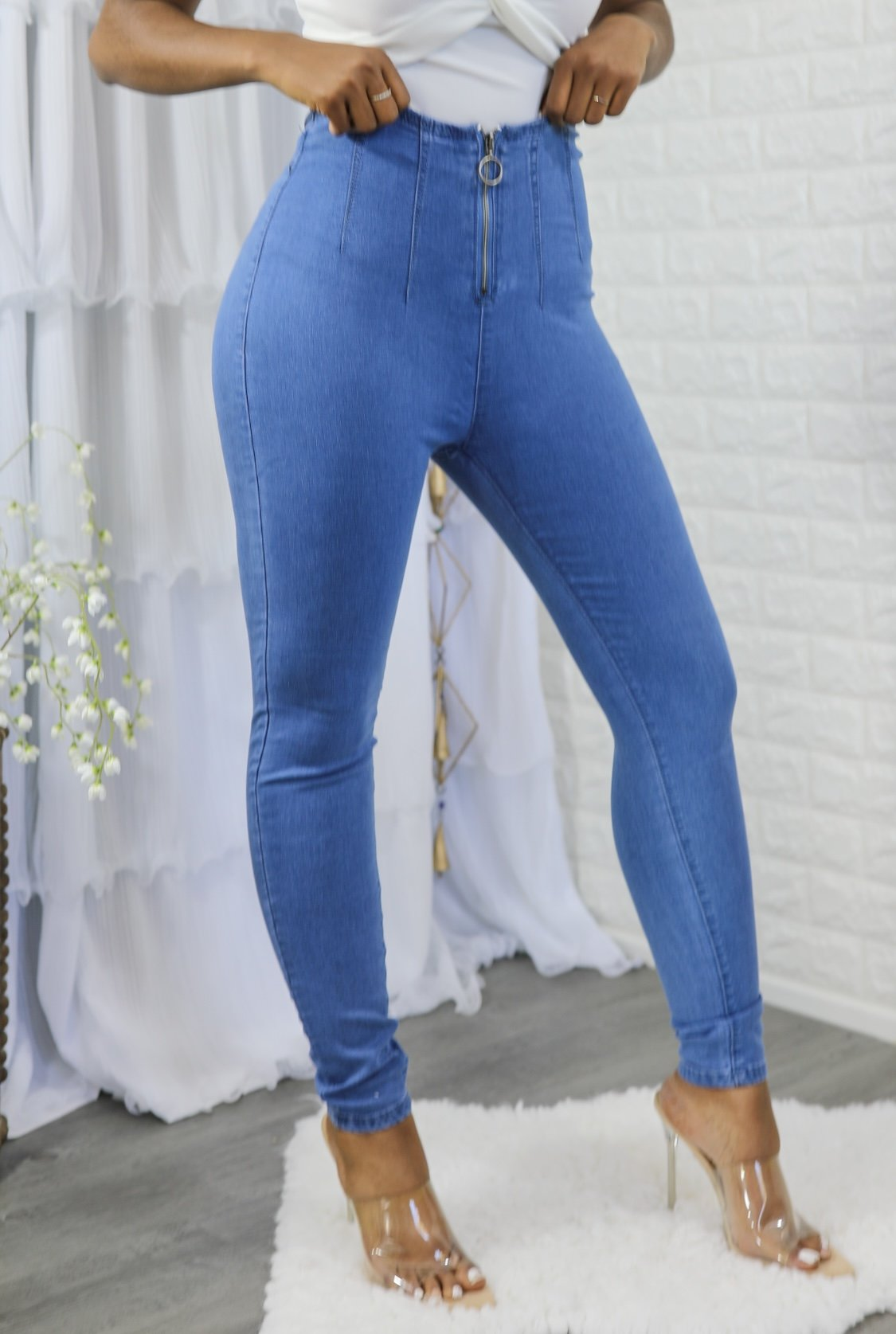 Stretch Affair Woven Denim Jeans