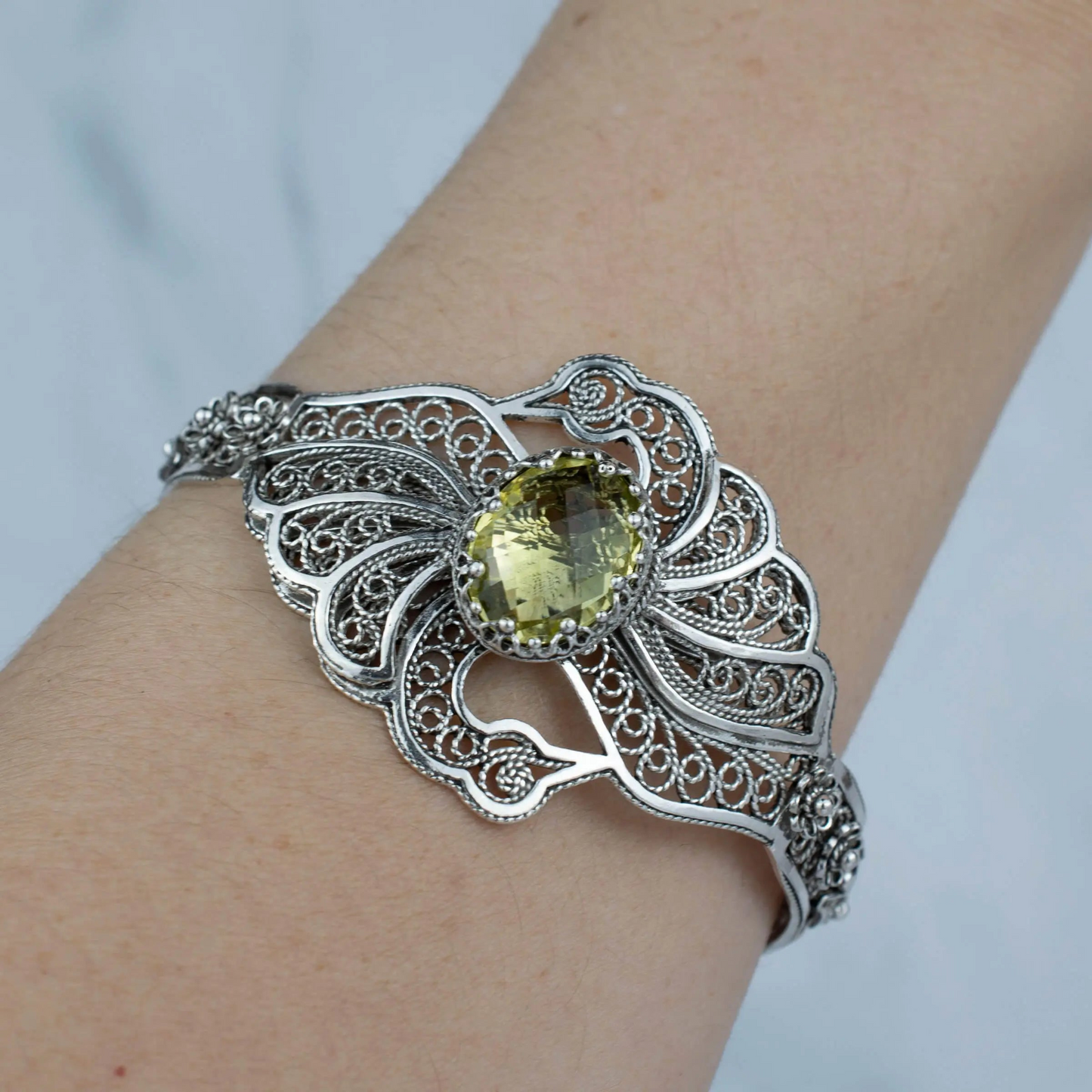 FiligranIst - Filigree Art Lemon Quartz Gemstone Double Swan Figured Women Silver Cuff Bracelet