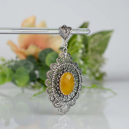 FiligranIst - Sterling Silver Filigree Art Yellow Agate Floral Oval Pendant Necklace