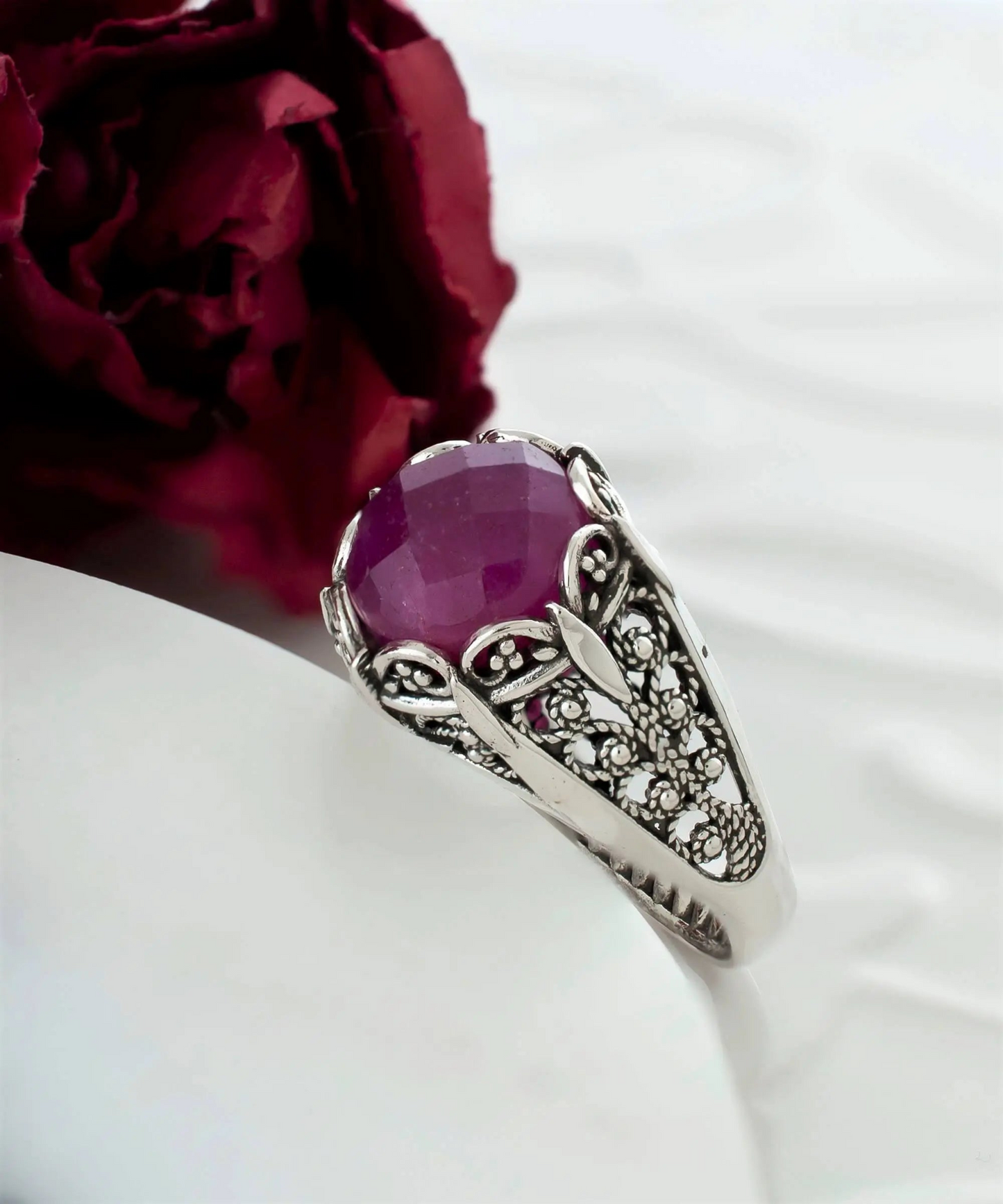 FiligranIst - Filigree Art Ruby Corundum Gemstone Silver Cocktail Ring