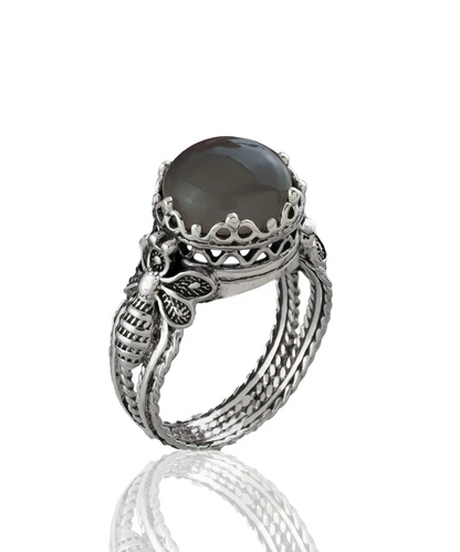 FiligranIst - Gray Moonstone Gemstone Bee Detailed Silver Cocktail Ring