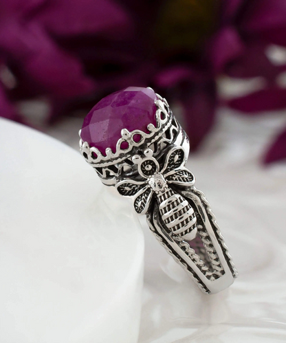 FiligranIst -  Ruby Corundum Gemstone Bee Filigree Silver Cocktail Ring