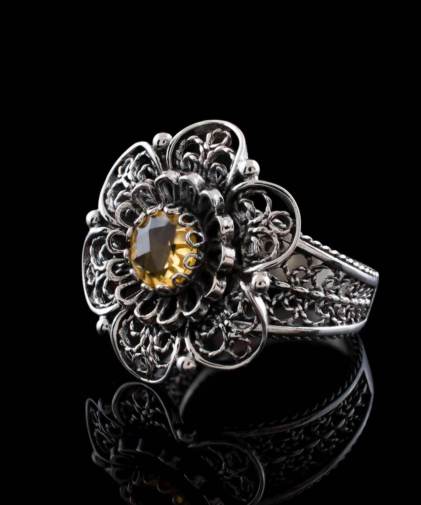 FiligranIst - Citrine Daisy Filigree Statement Ring