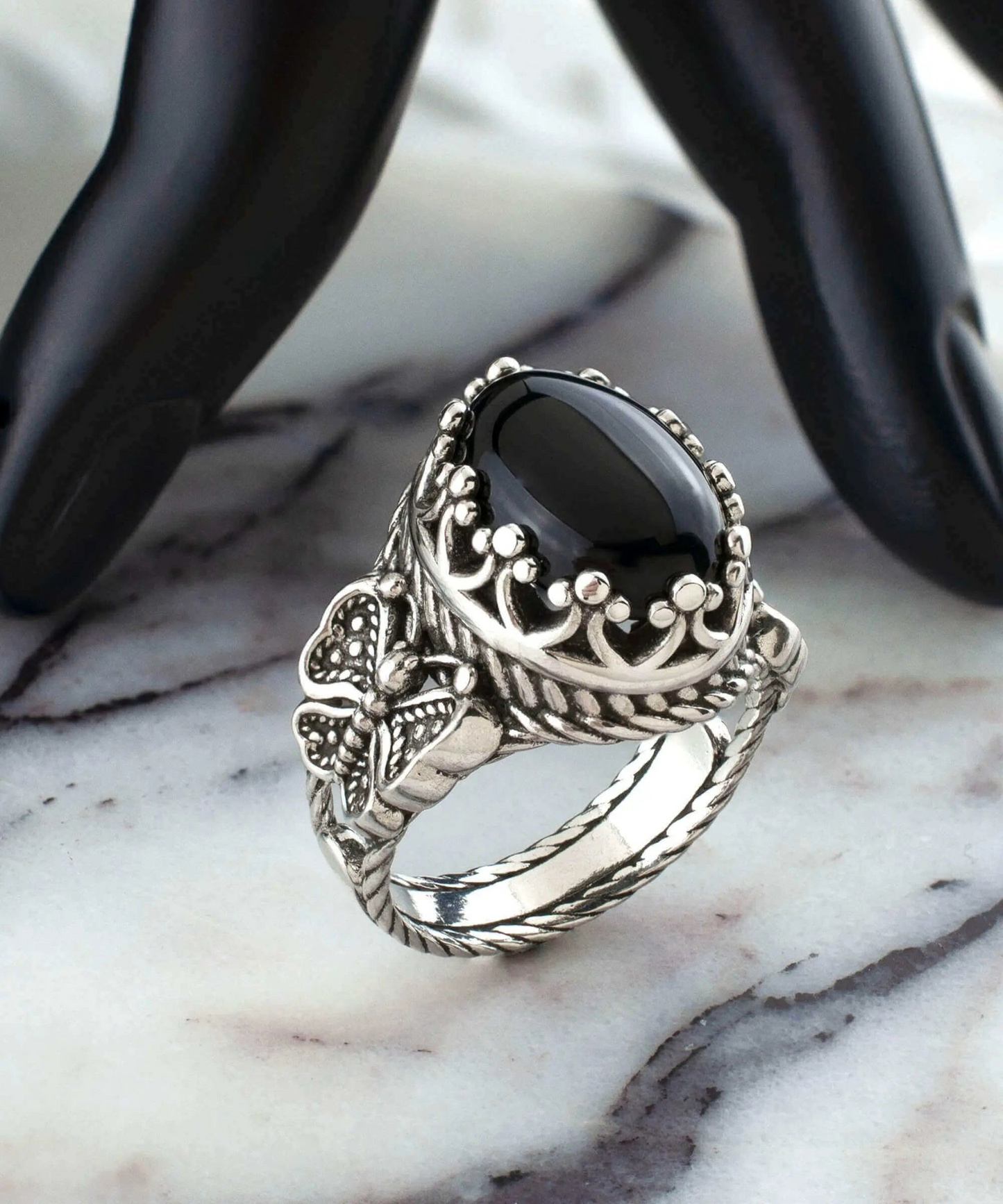 FiligranIst - Black Onyx Gemstone Filigree Butterfly Silver Statement Ring