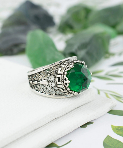 FiligranIst - Peridot Gemstone Meander Pattern Filigree Silver Cocktail Ring