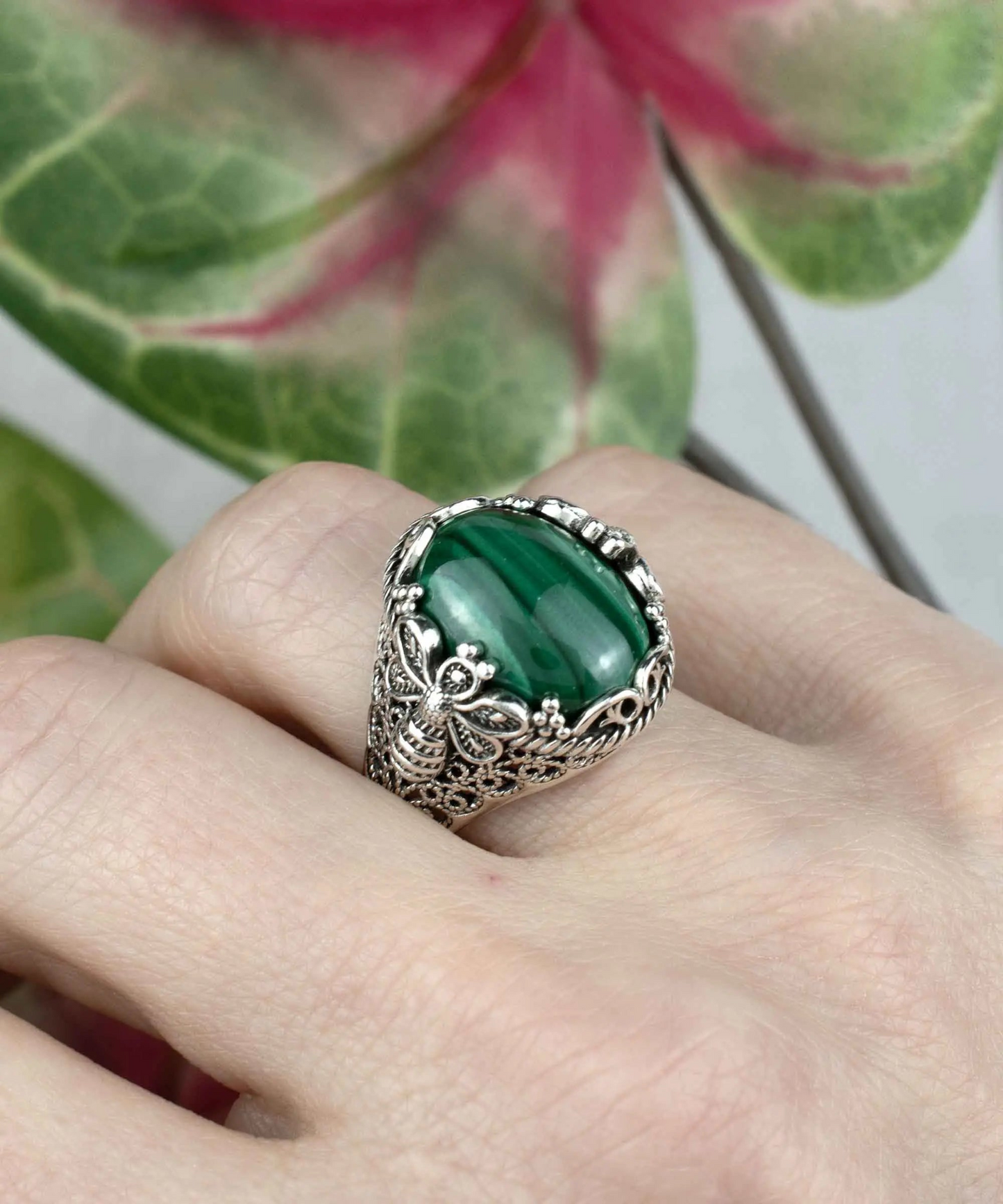 FiligranIst - Malachite Gemstone Bee Detailed Silver Statement Ring