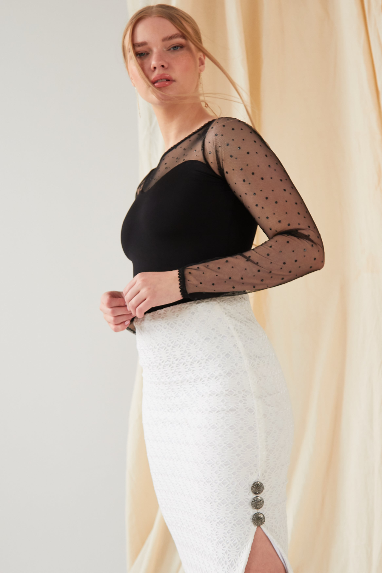 Sarvin Ciara White Lace Bodycon Skirt