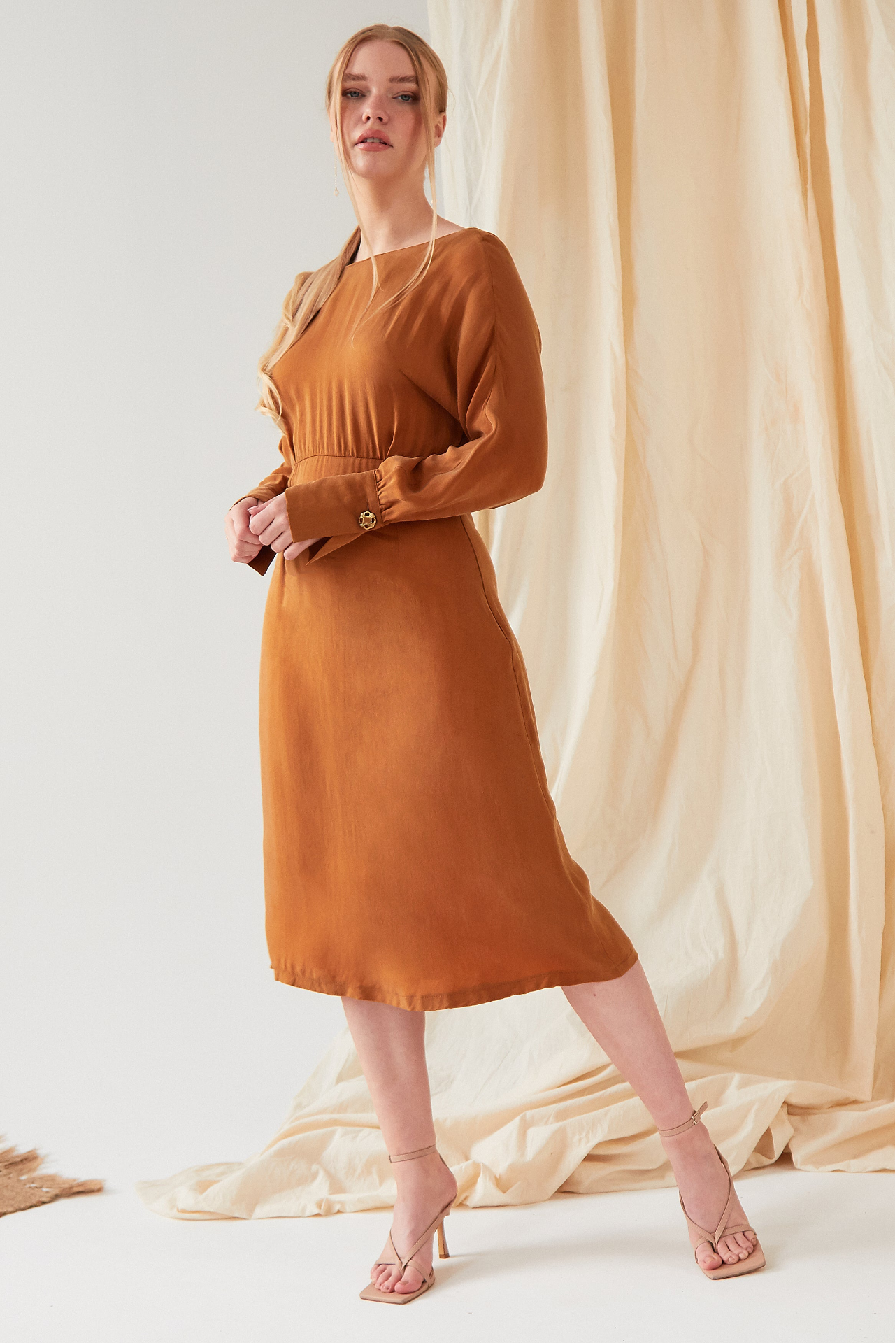 Sarvin Shay Gold Long Sleeve Midi Dress