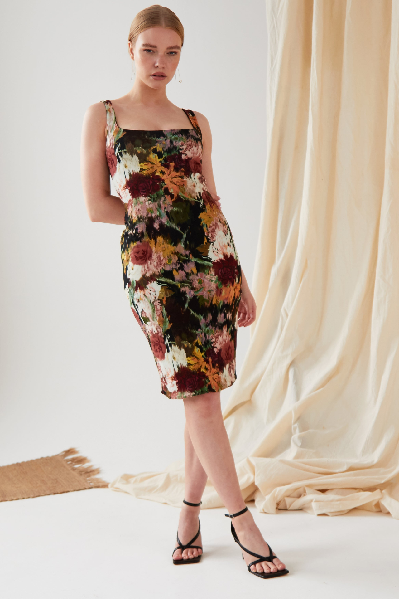 Sarvin Sophia Sleeveless Floral Bodycon Dress